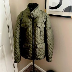 Tommy Hilfiger quilted jacket in Olive green!! Size L, great condition.